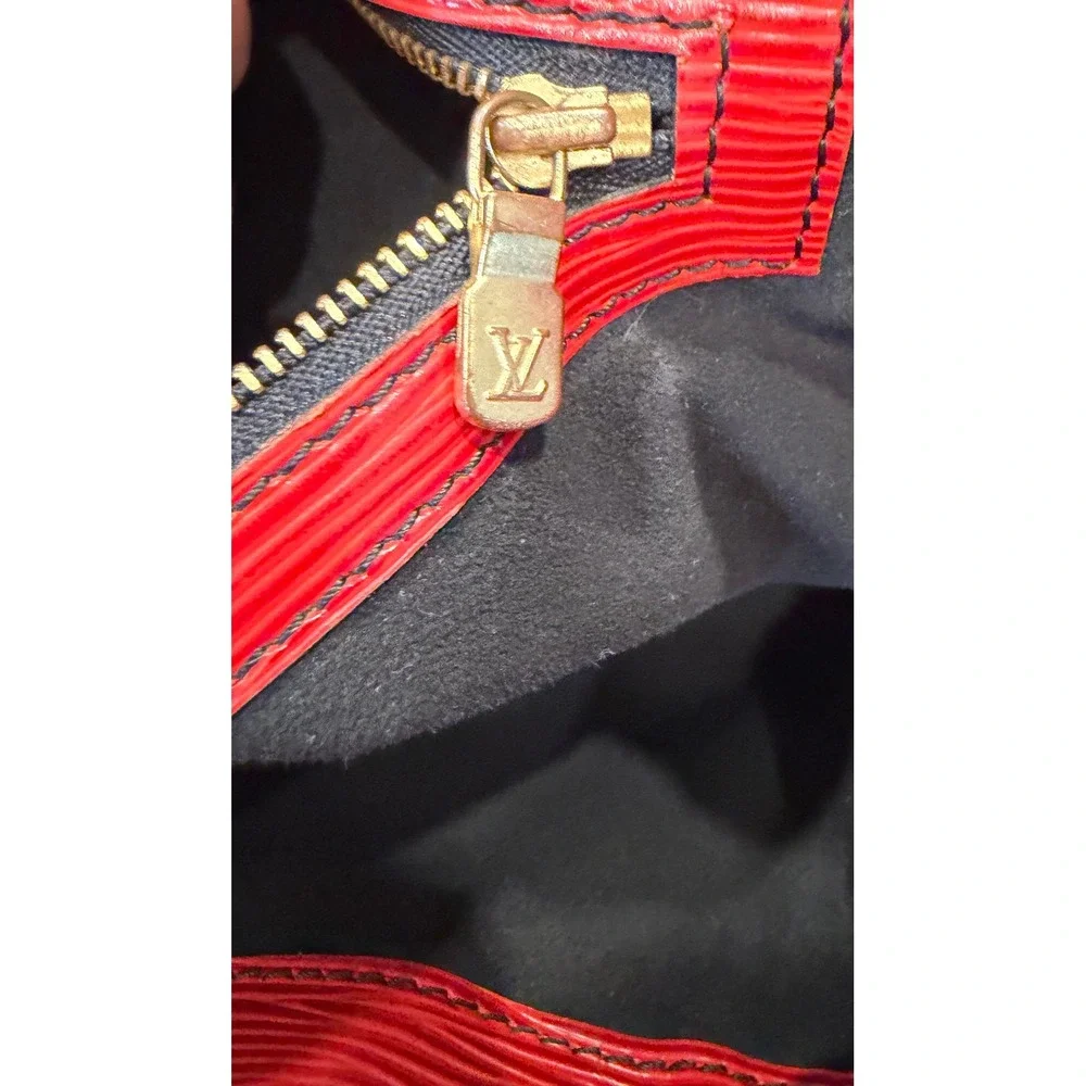 Authentic Louis Vuitton‎ Red Epi Leather Drawstring Noe Bucket Shoulder Bag